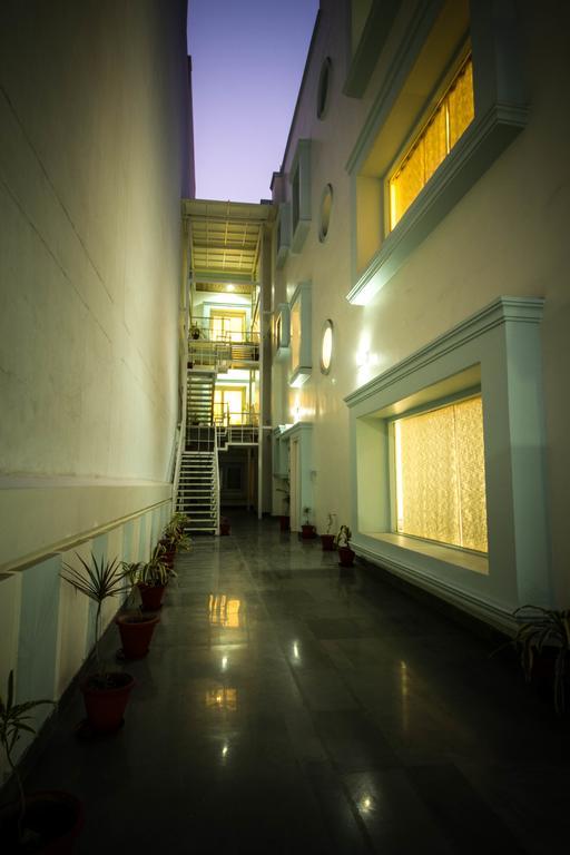 Anara Service - Greater Kailash Part Ii Apartment New Delhi